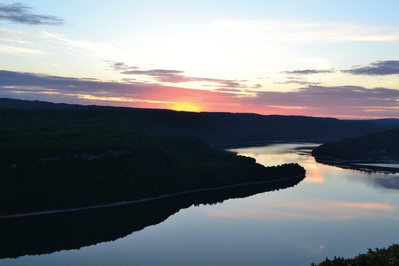 Vvf Jura Lac De Vouglans Maisod エクステリア 写真
